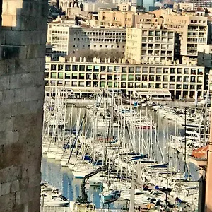 luxe-calme-et-volupt-avec-vue-panoramique-sur-le-vieux-port.fr-provencehotel.com/